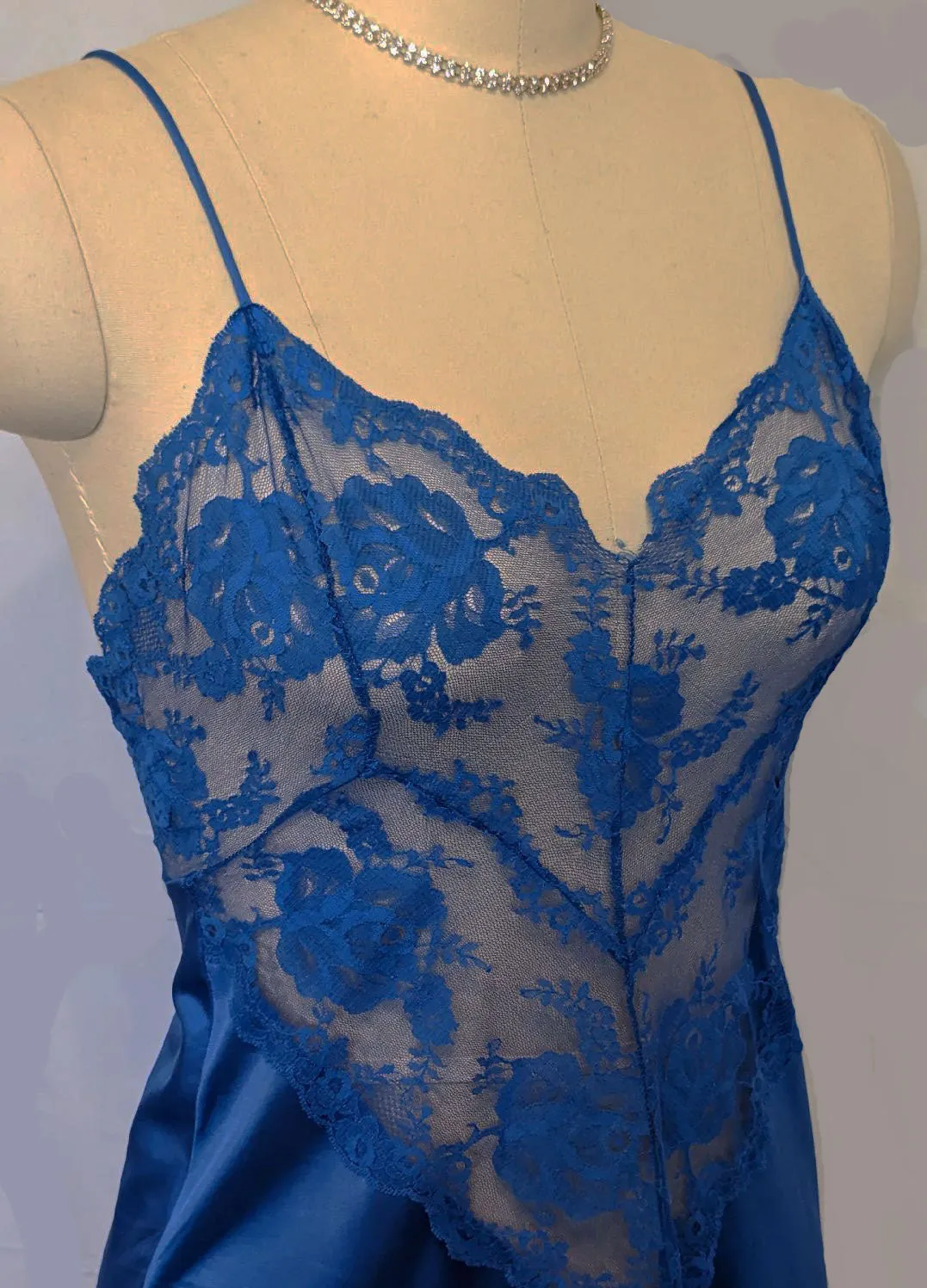 VINTAGE JENELLE OF CALIFORNIA LACE HANDKERCHIEF NIGHTGOWN IN COBALT BLUE   BLUE NIGHTGOWN DESIGNER GOWN