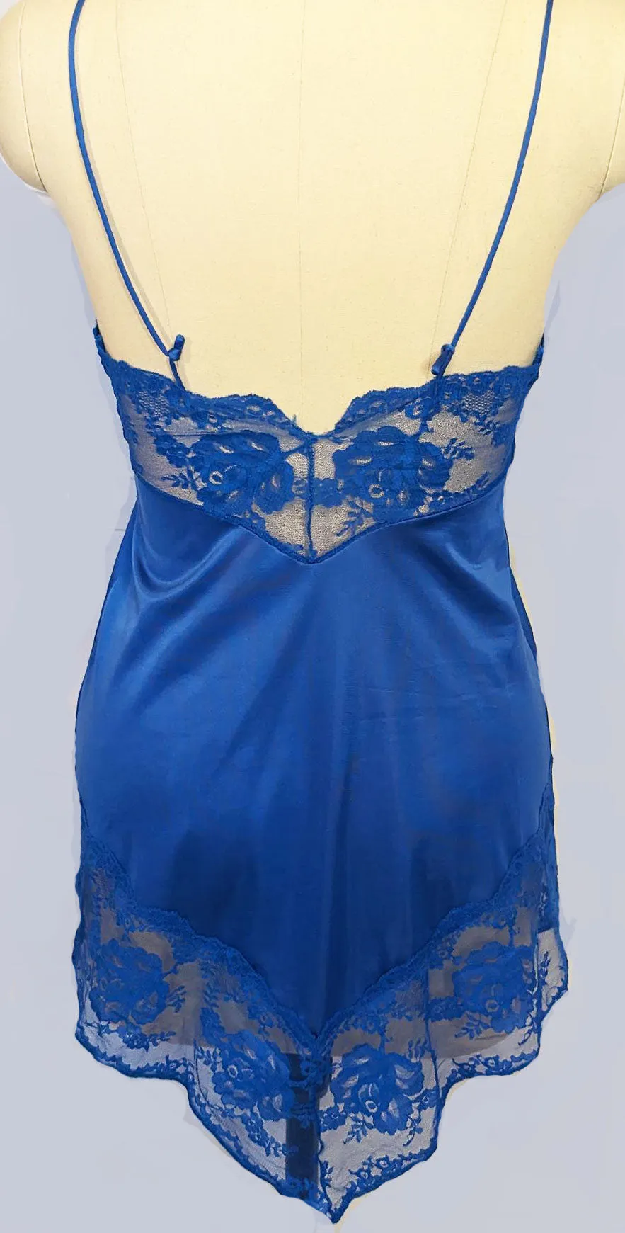VINTAGE JENELLE OF CALIFORNIA LACE HANDKERCHIEF NIGHTGOWN IN COBALT BLUE   BLUE NIGHTGOWN DESIGNER GOWN